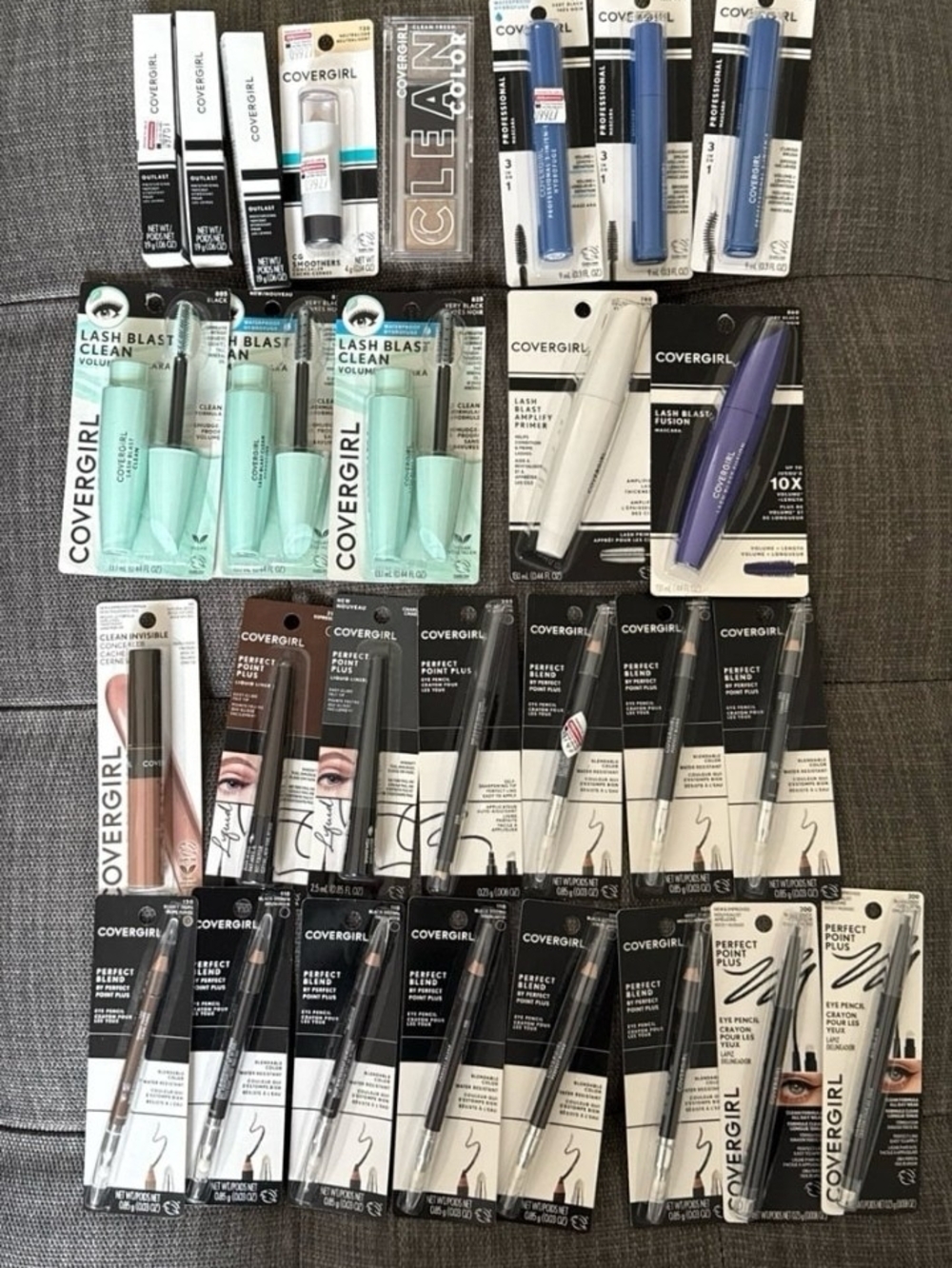 28 Piece COVERGIRL Bundle